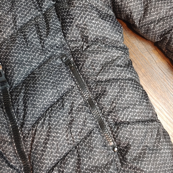 Guess Quilted Puffer Jacket full zip women's Size L Black with white pattern - Picture 9 of 16
